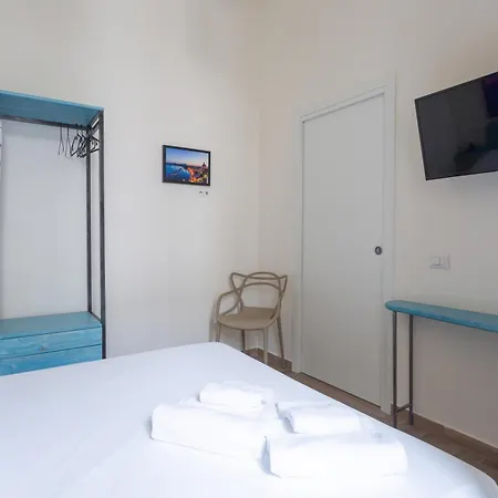 Station Housing By Dimorra 4* Naples