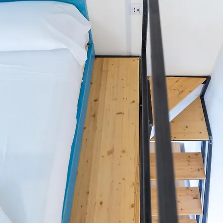 Station Housing By Dimorra 4* Naples