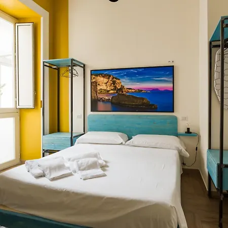 Station Housing By Dimorra 4* Naples