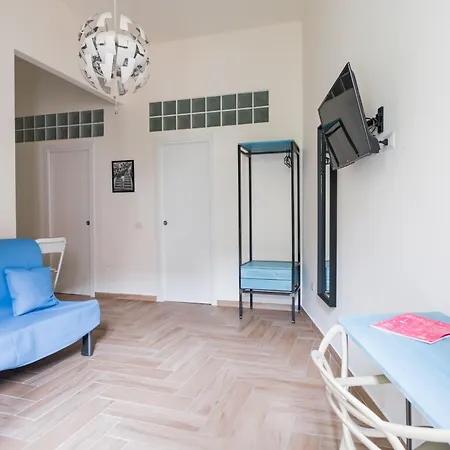 Aparthotel Station Housing By Dimorra Napoli