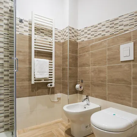 Station Housing By Dimorra 4* Naples